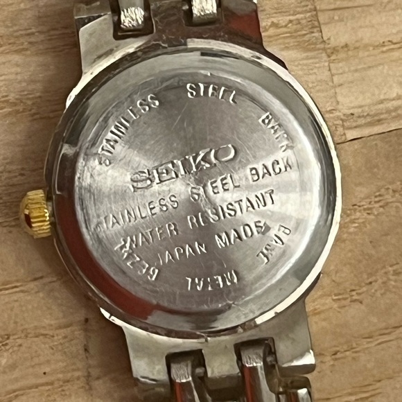 Seiko Ladies Watch Super RARE Vintage Two Tone Bracelet Beautiful White Dial - Picture 9 of 12
